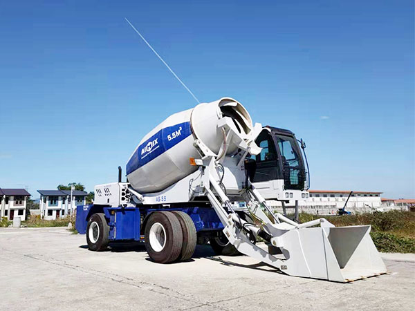 5.5m3 self loading concrete mixer for sale