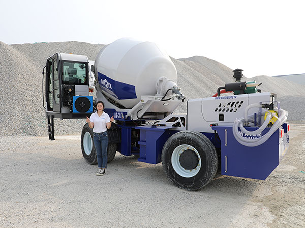 self loading concrete mixer